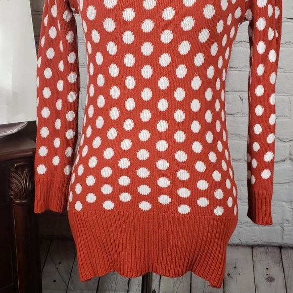 Orange red sweater with white polka dots and lace - Picture 4 of 9